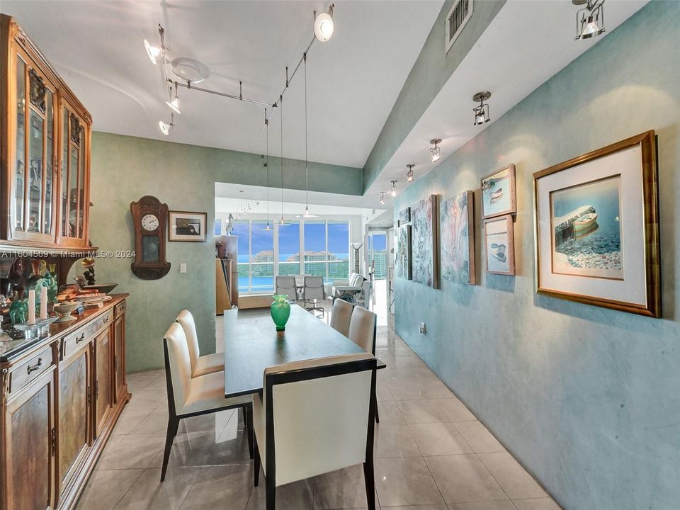 Active With Contract: $3,950,000 (3 beds, 3 baths, 2190 Square Feet)