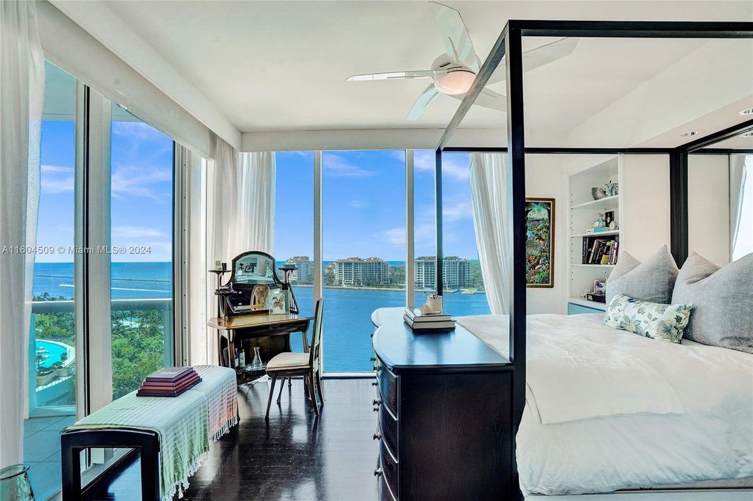 Recently Sold: $3,950,000 (3 beds, 3 baths, 2190 Square Feet)