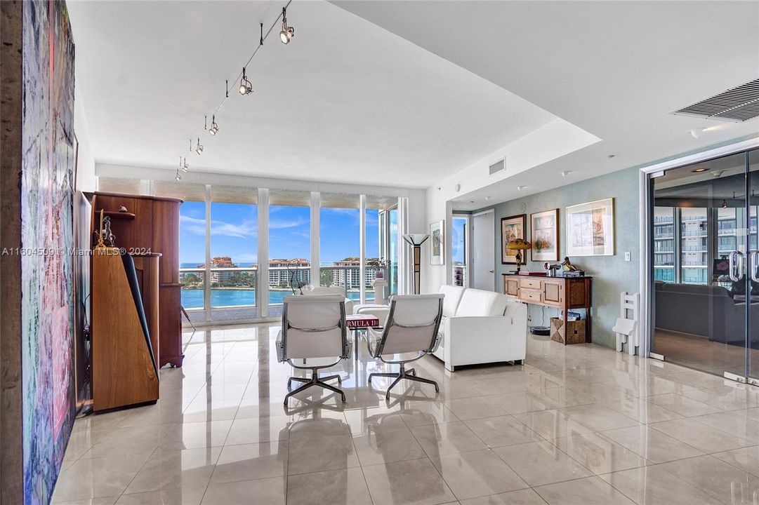 Active With Contract: $3,950,000 (3 beds, 3 baths, 2190 Square Feet)