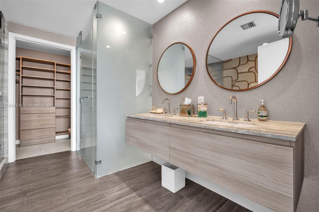 Recently Sold: $799,000 (2 beds, 2 baths, 912 Square Feet)