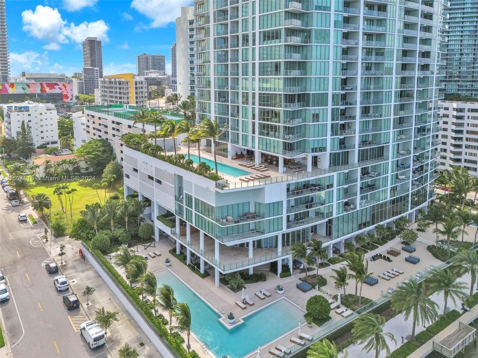 Recently Sold: $799,000 (2 beds, 2 baths, 912 Square Feet)