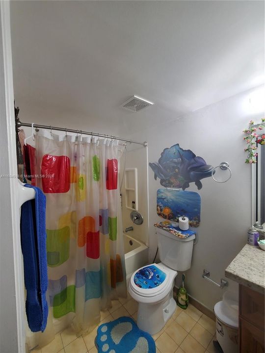 For Sale: $210,000 (1 beds, 1 baths, 749 Square Feet)