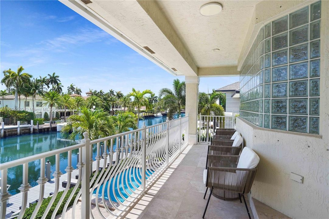 For Sale: $6,850,000 (7 beds, 6 baths, 5510 Square Feet)