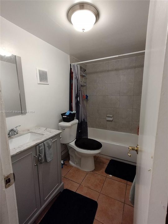 For Rent: $2,750 (3 beds, 2 baths, 1060 Square Feet)