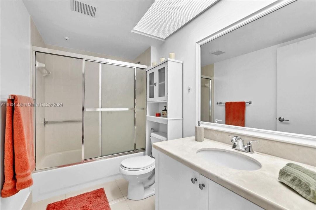 待售: $319,000 (2 贝兹, 2 浴室, 1364 平方英尺)