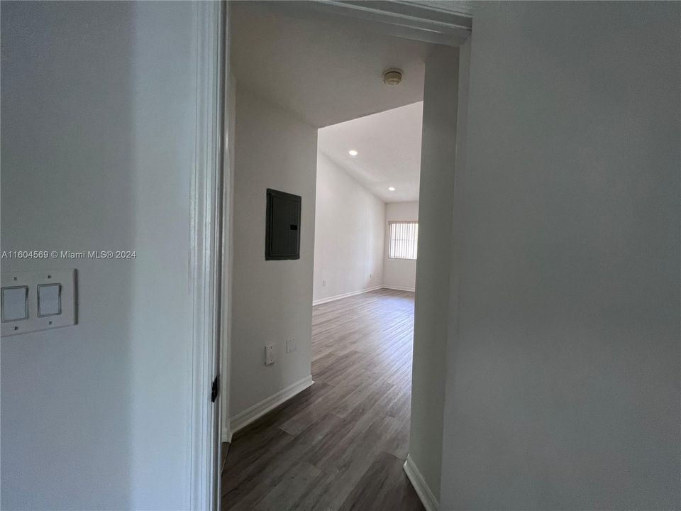 Active With Contract: $1,800 (2 beds, 2 baths, 815 Square Feet)