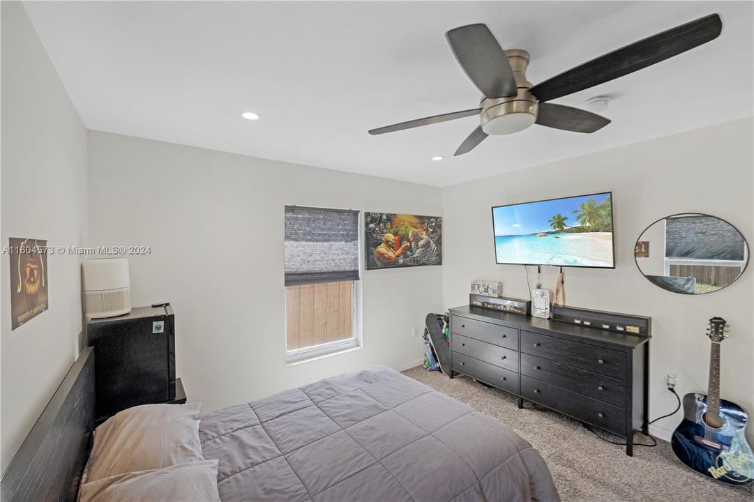 Active With Contract: $499,900 (3 beds, 2 baths, 1470 Square Feet)