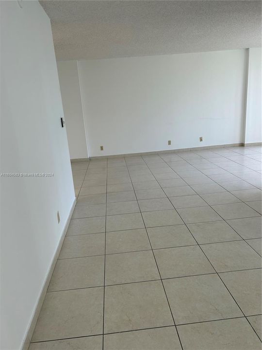 For Rent: $2,000 (1 beds, 1 baths, 767 Square Feet)