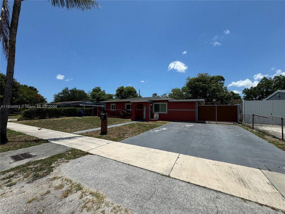 For Sale: $525,000 (3 beds, 2 baths, 1234 Square Feet)