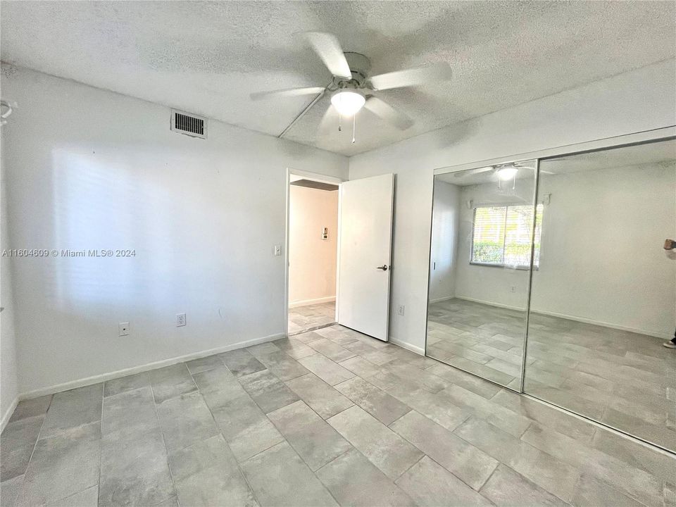 Recently Sold: $227,000 (2 beds, 1 baths, 1032 Square Feet)