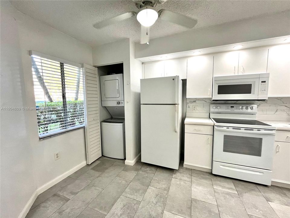 Recently Sold: $227,000 (2 beds, 1 baths, 1032 Square Feet)