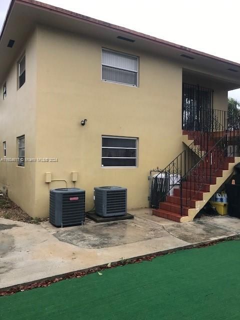 Recently Rented: $3,100 (3 beds, 2 baths, 2748 Square Feet)