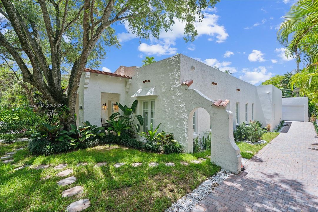 For Sale: $2,350,000 (3 beds, 3 baths, 1918 Square Feet)