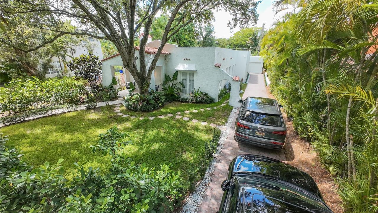 For Sale: $2,350,000 (3 beds, 3 baths, 1918 Square Feet)