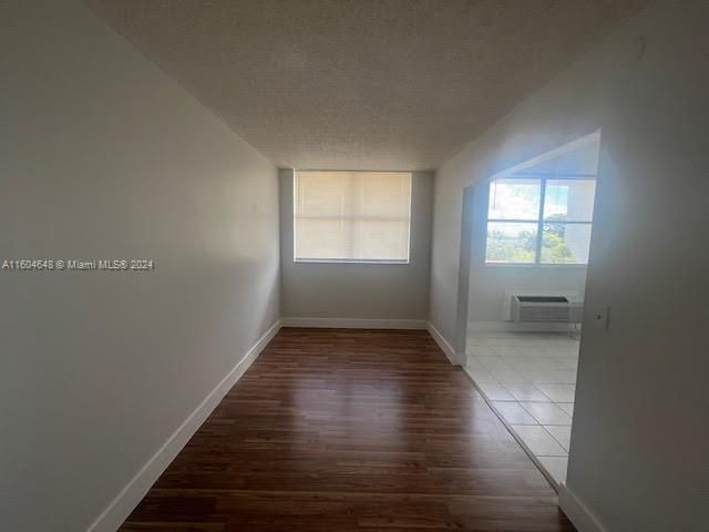 For Rent: $1,550 (1 beds, 1 baths, 464 Square Feet)