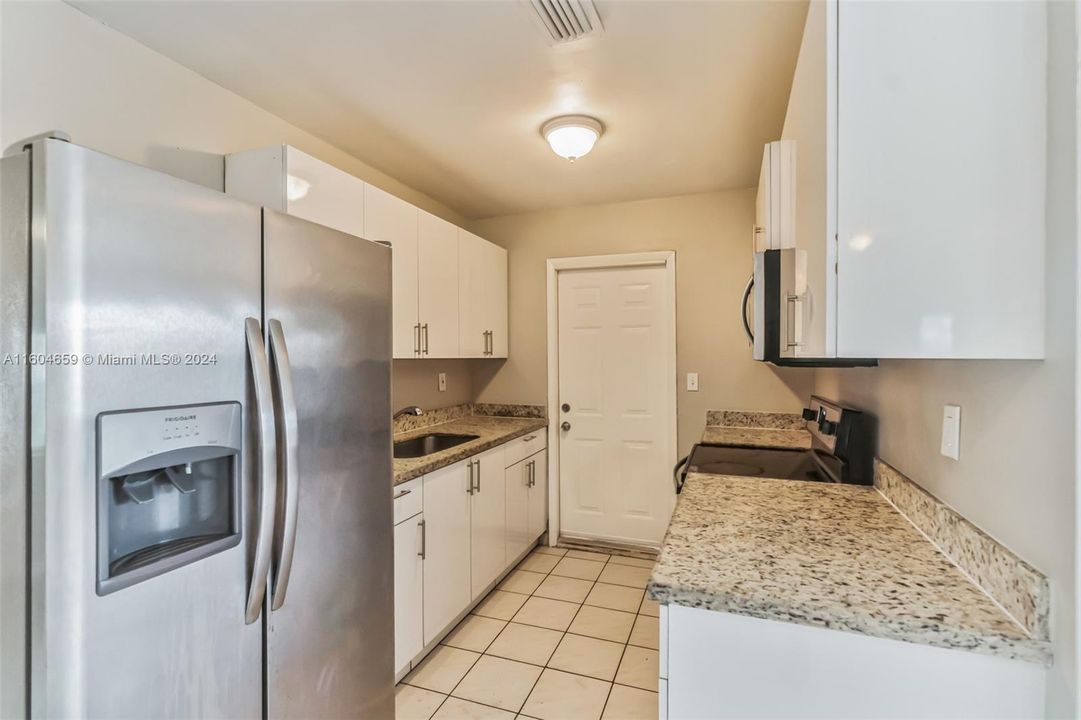 For Sale: $428,000 (3 beds, 1 baths, 1112 Square Feet)