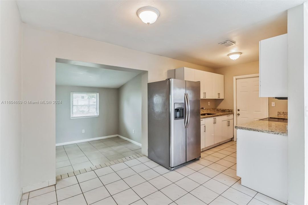 For Sale: $428,000 (3 beds, 1 baths, 1112 Square Feet)