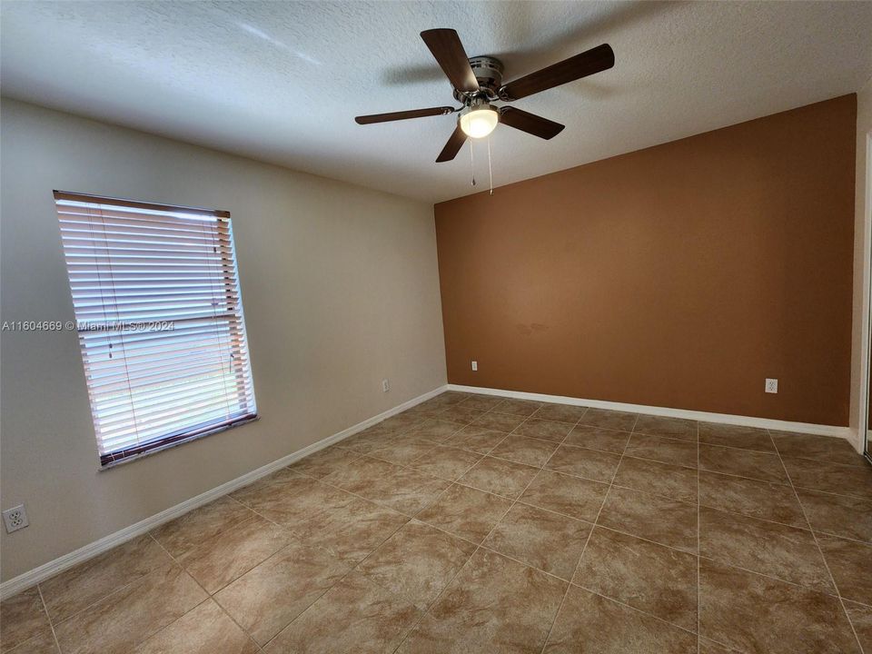 For Rent: $2,550 (3 beds, 2 baths, 2049 Square Feet)