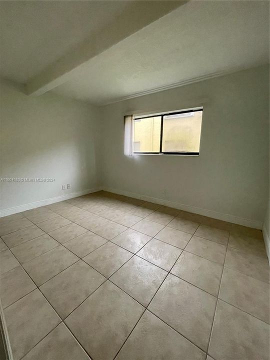 Vendido Recientemente: $199,000 (2 camas, 2 baños, 905 Pies cuadrados)