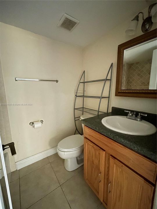 For Sale: $199,000 (2 beds, 2 baths, 905 Square Feet)