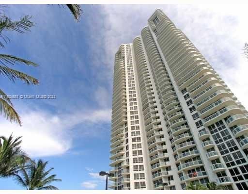 For Rent: $6,350 (2 beds, 2 baths, 1392 Square Feet)