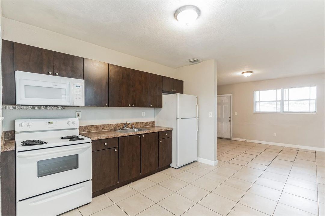 Recently Sold: $309,900 (2 beds, 1 baths, 775 Square Feet)