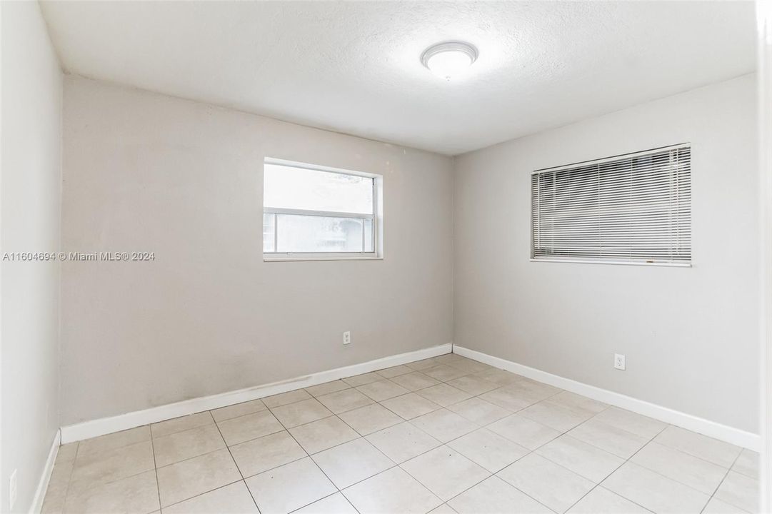 Recently Sold: $309,900 (2 beds, 1 baths, 775 Square Feet)