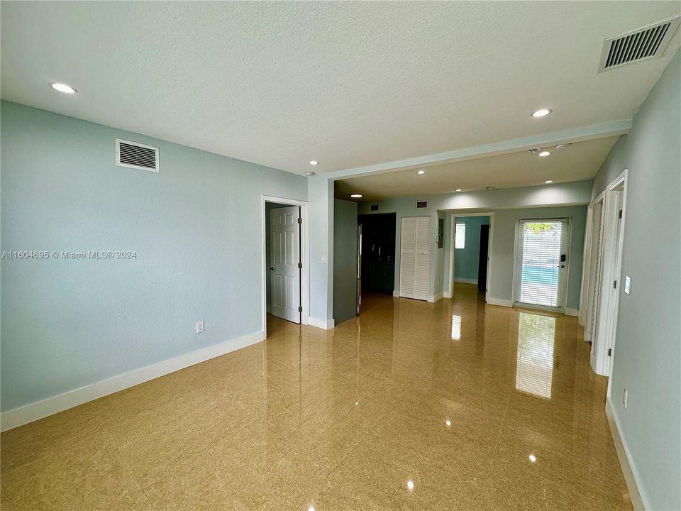 For Rent: $4,000 (2 beds, 2 baths, 1961 Square Feet)