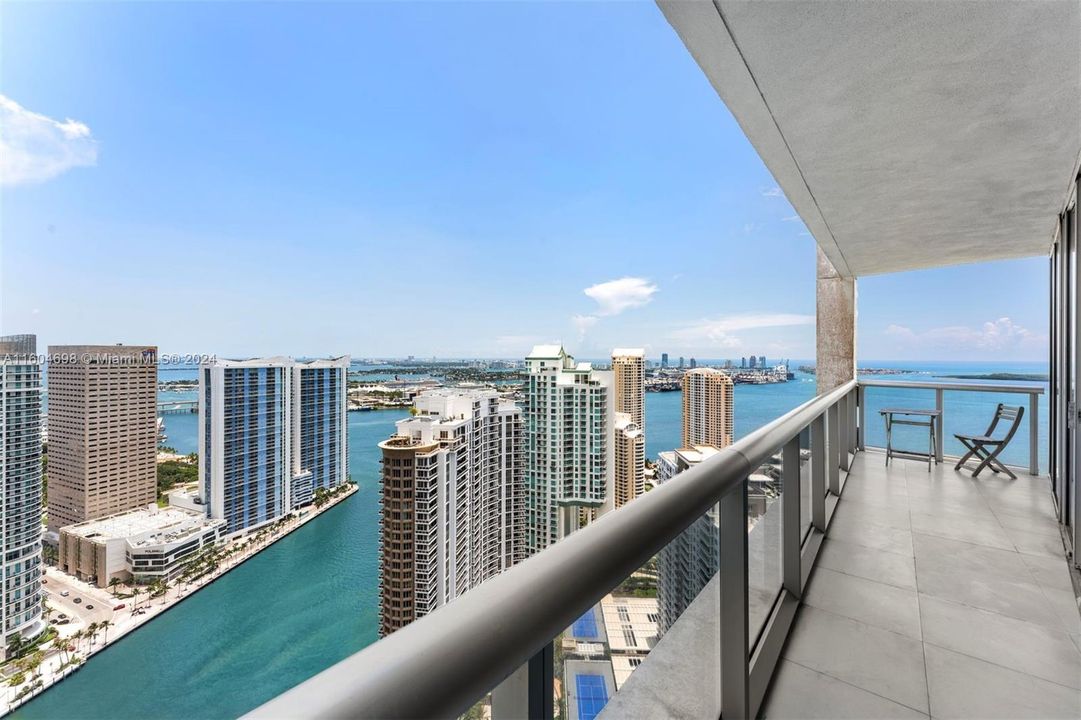 For Sale: $1,350,000 (2 beds, 2 baths, 1654 Square Feet)