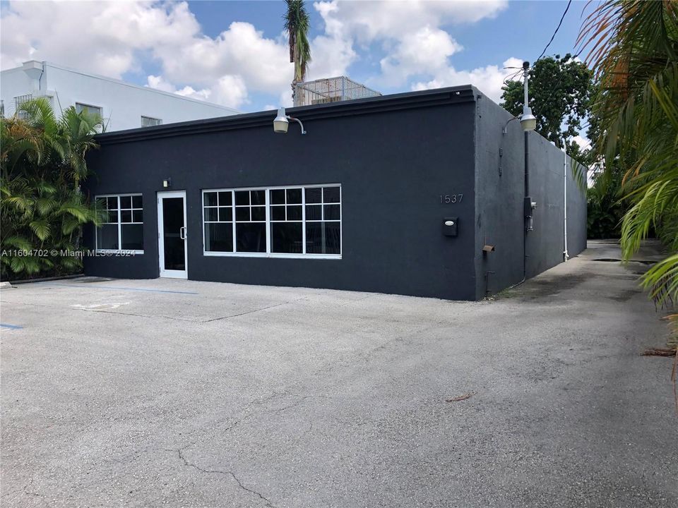 Recently Rented: $5,250 (0 beds, 0 baths, 0 Square Feet)