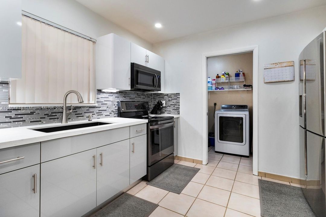 For Sale: $495,000 (3 beds, 2 baths, 1810 Square Feet)