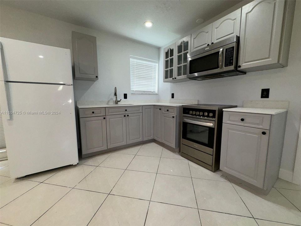 For Rent: $3,750 (3 beds, 2 baths, 1470 Square Feet)