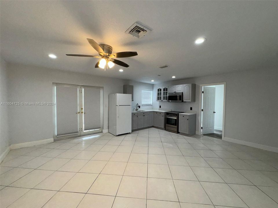 For Rent: $3,650 (3 beds, 2 baths, 1470 Square Feet)