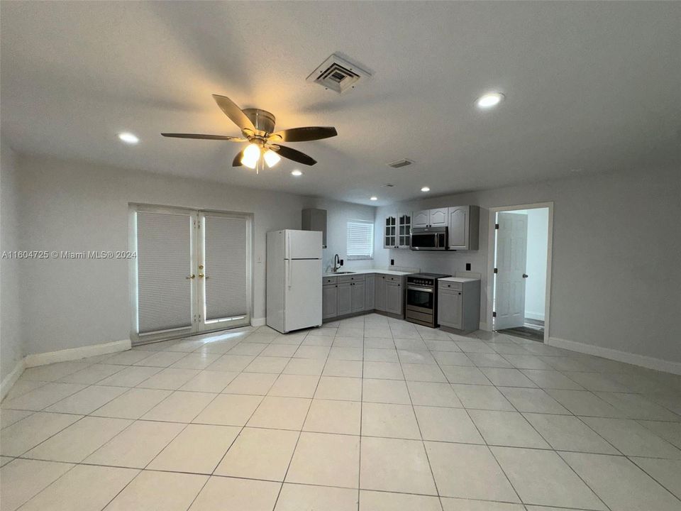 For Rent: $3,750 (3 beds, 2 baths, 1470 Square Feet)