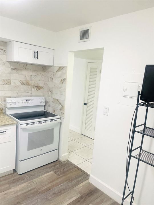 For Rent: $1,850 (1 beds, 1 baths, 954 Square Feet)