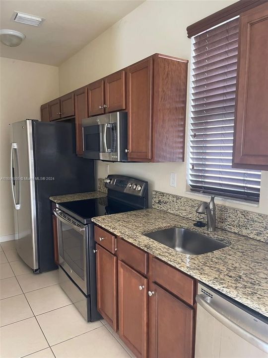 For Rent: $1,600 (0 beds, 1 baths, 2312 Square Feet)