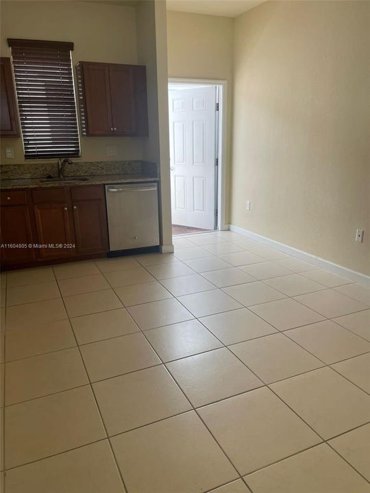 For Rent: $1,600 (0 beds, 1 baths, 2312 Square Feet)