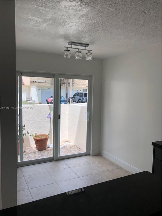 Recently Rented: $3,050 (4 beds, 2 baths, 1770 Square Feet)