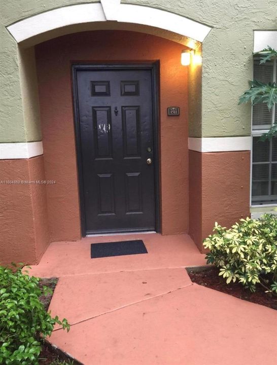 For Rent: $2,100 (2 beds, 2 baths, 1051 Square Feet)