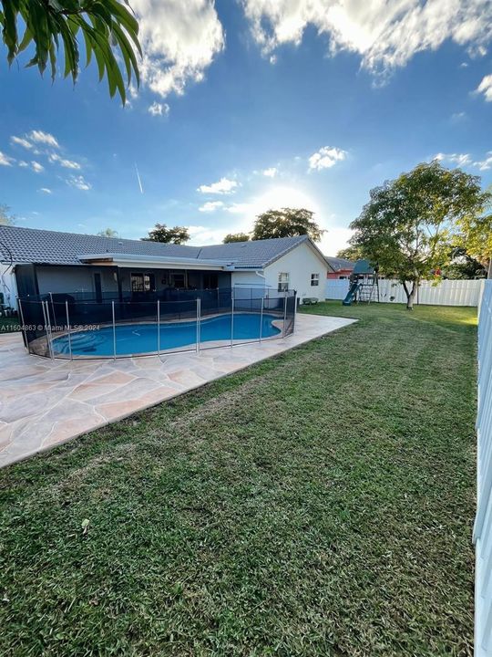 Vendido Recientemente: $645,000 (3 camas, 2 baños, 1788 Pies cuadrados)