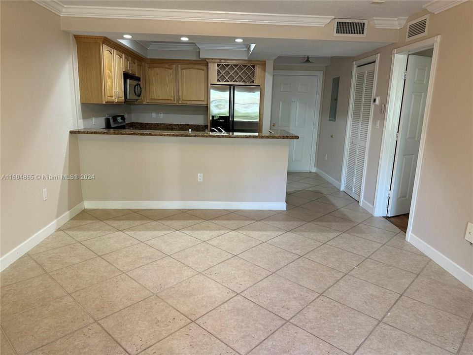 For Rent: $2,150 (1 beds, 1 baths, 625 Square Feet)