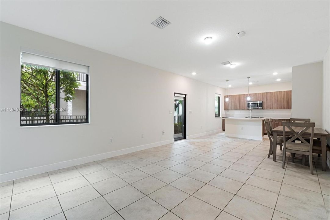 For Sale: $696,900 (3 beds, 2 baths, 1570 Square Feet)