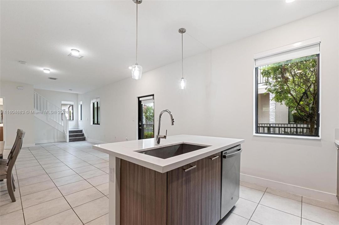 For Sale: $696,900 (3 beds, 2 baths, 1570 Square Feet)