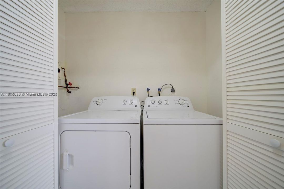 Active With Contract: $3,600 (3 beds, 2 baths, 2345 Square Feet)
