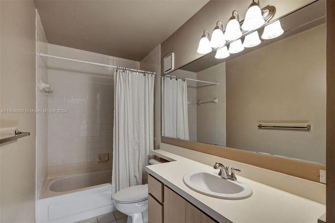 For Sale: $324,000 (2 beds, 2 baths, 1398 Square Feet)