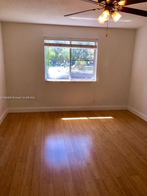 For Rent: $2,375 (2 beds, 2 baths, 1000 Square Feet)