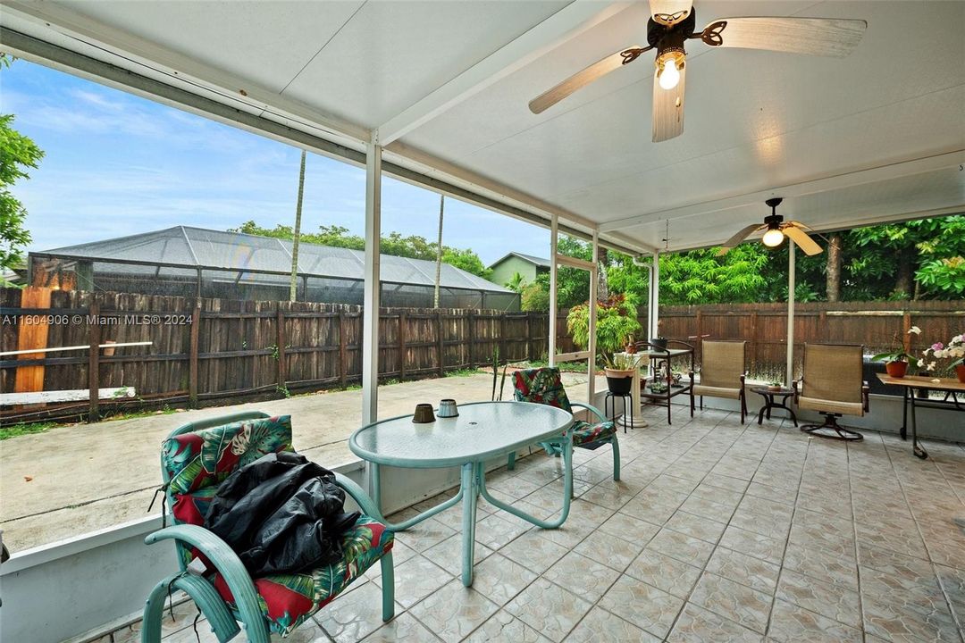 For Sale: $660,000 (4 beds, 2 baths, 2011 Square Feet)