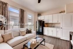 For Rent: $1,800 (1 beds, 1 baths, 2944 Square Feet)