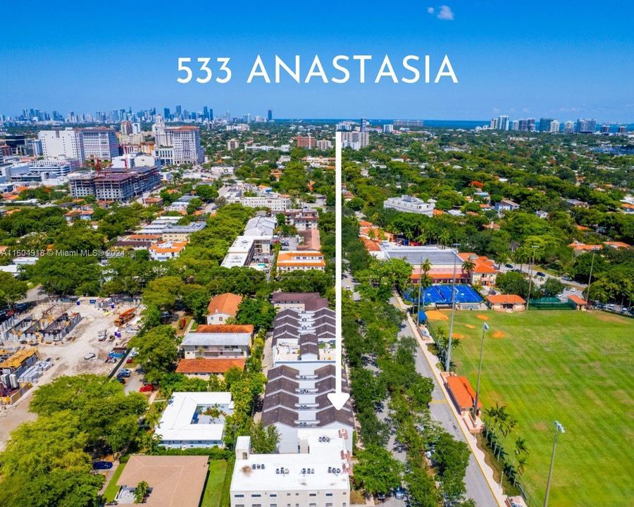 En Venta: $2,995,000 (3 camas, 3 baños, 2976 Pies cuadrados)