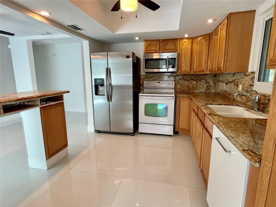 Beautiful open kitchen!